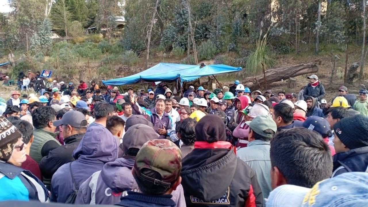Bloqueo de carreteras en la sierra de La Libertad deja a pasajeros ...